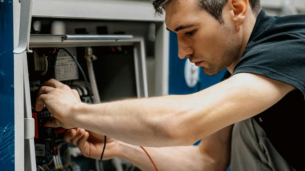 Liquid-Cooled vs Air-Cooled Generators Maintenance and Repair Differences
